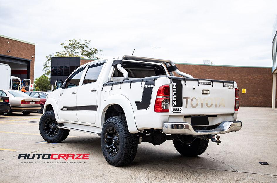 TOYOTA HILUX N70 4WD VAPOR MATTE BLACK